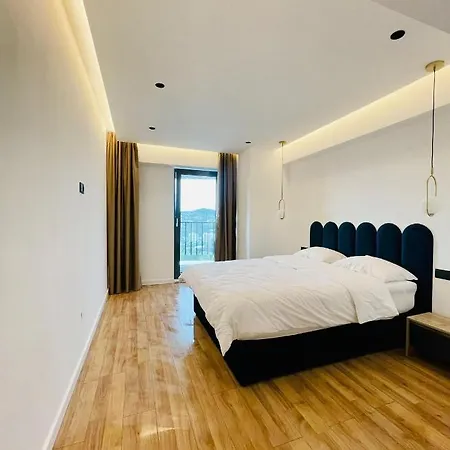 19th Floor * Κλουζ-Ναπόκα